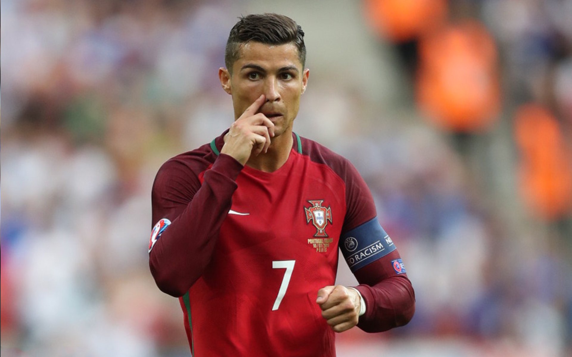 开云官网-_红白蓝冠军赛：经典色彩赛场的激烈角逐_，红白蓝三种颜色代表了什么